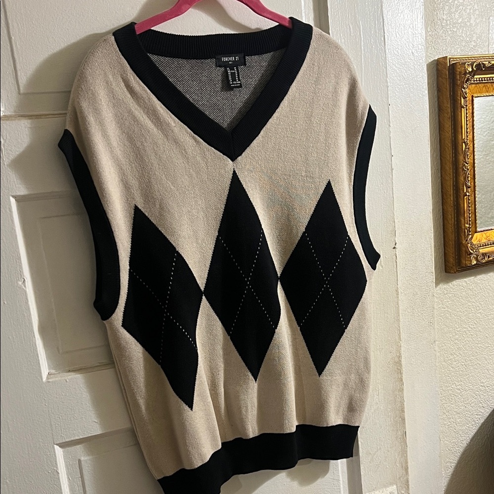 21 Men’s Sweater Vest Argyle pattern